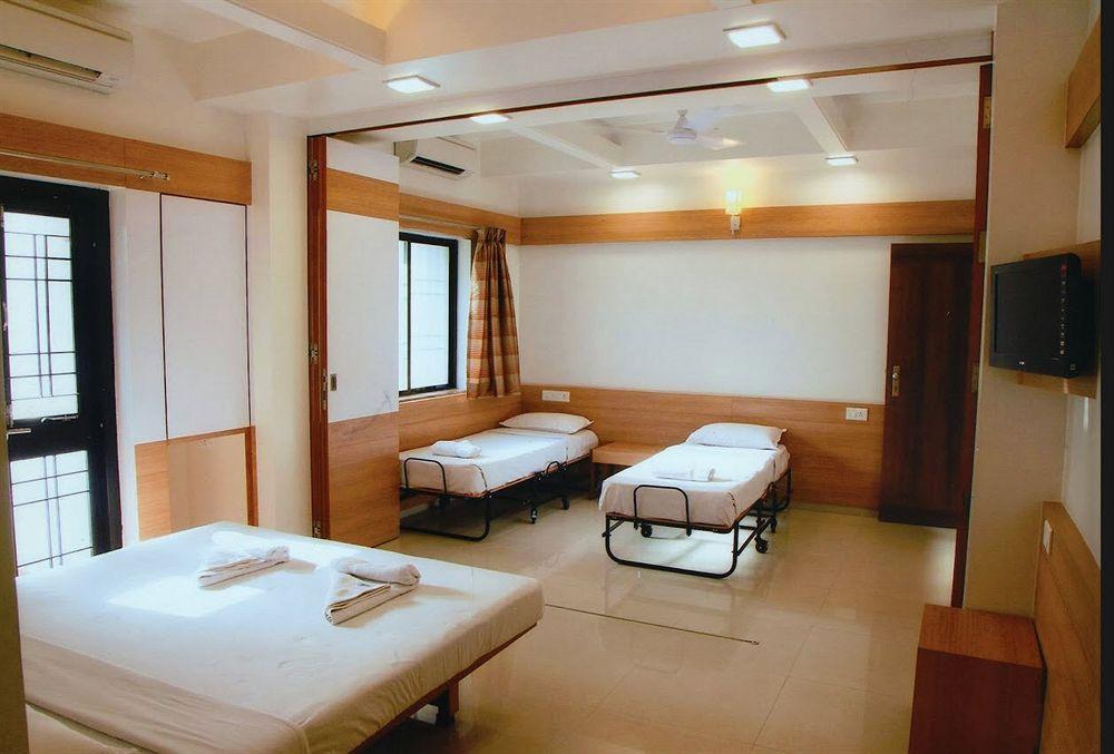 Hotel Ashiyana Pune Exterior foto